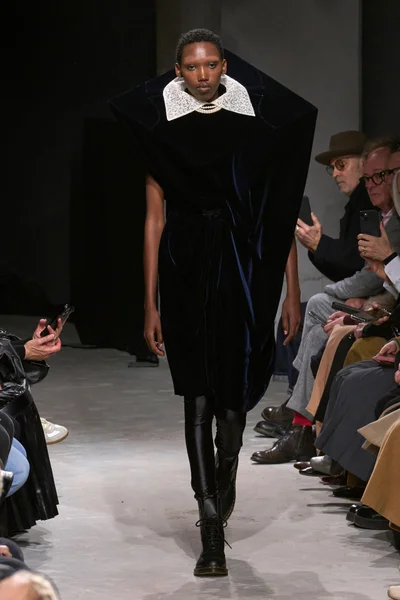 Look 27